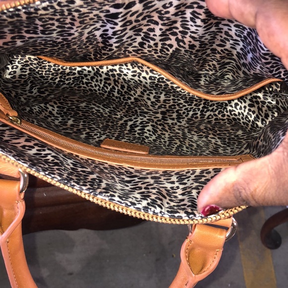 Elegant Tan Quilted Handbag(Belle Badgley Mischa) - Picture 13 of 15